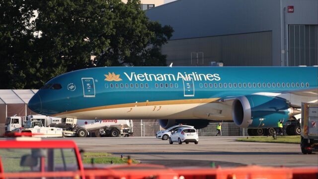 Vietnam-Airlines-Vorfall: Pilot bremste beim Start 5 Vietnam Airlines (Archiv)