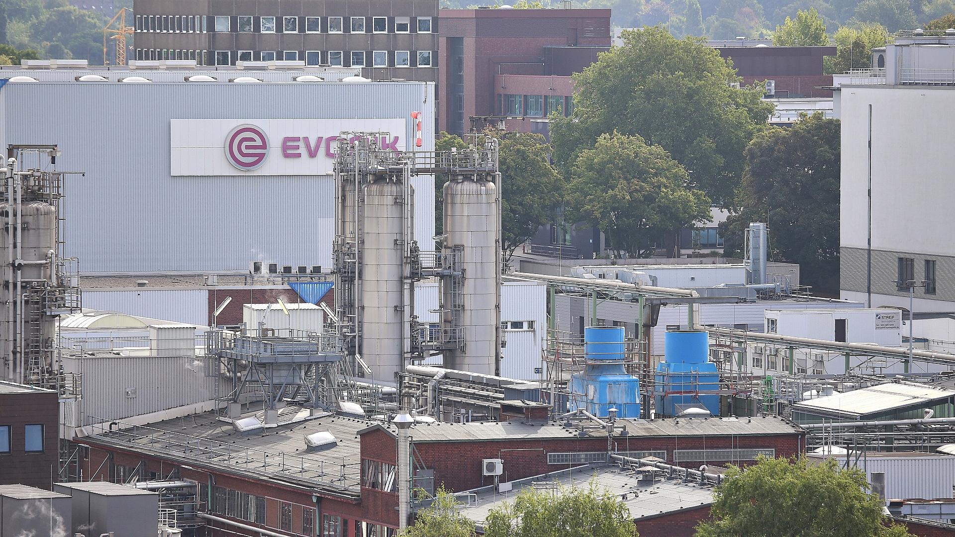 Evonik will 3.200 Stellen abbauen - 2.150 in Deutschland 1 Evonik Industries (Archiv)