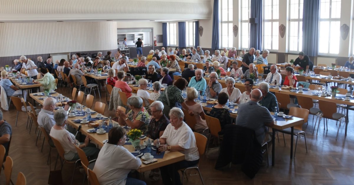 Seniorennachmittag bei Ottweiler Kirmes feiert 40-jährige Tradition 1 Aktuelles aus Ottweiler | Bild: Stadt Ottweiler Der Seniorennachmittag an der Kerb ist weiter sehr beliebt