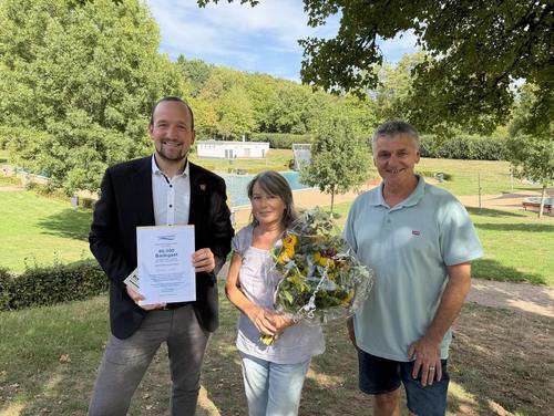 60.000 Badegast im Freibad „Sonnenborn“ begrüßt 2 Aktuelles aus Illingen | Bild: Gemeinde Illingen Di, 08. September 202660.000 Badegast im Freibad „Sonnenborn"