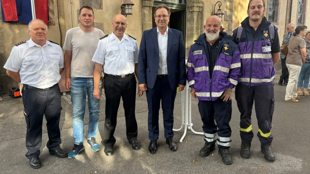 Rheinischer Wein- und Biergarten der Mainz-05-Fanclubs in Eppelborn 1 Aktuelles aus Eppelborn Blaulichtmesse: Ein herzliches Dankeschön an unsere Blaulichtfamilie