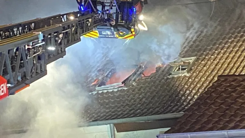 Feuerwehr Eppelborn nach mehreren Bränden im Dauereinsatz 10 Feuerwehr Eppelborn nach mehreren Bränden im Dauereinsatz
