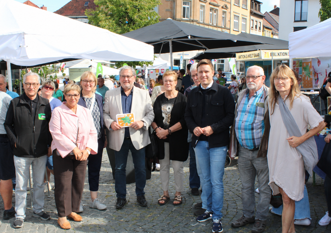 Bild: Stadt Homburg Fairtrade-Markt in Homburg: Bürgermeister Rippel würdigte Engagement für fairen Handel