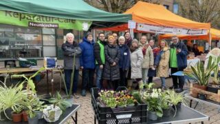 Pflanztauschbörse und neue Baumbank auf dem Neuen Markt in Neunkirchen