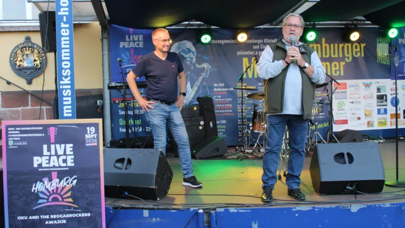 Live Peace-Konzert auf dem Homburger Marktplatz mit Bürgermeister Rippel 2 Live Peace-Konzert auf dem Homburger Marktplatz mit Bürgermeister Rippel