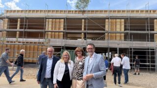 Richtfest für Schulneubau mit Dreifeld-Sporthalle in Rohrbach