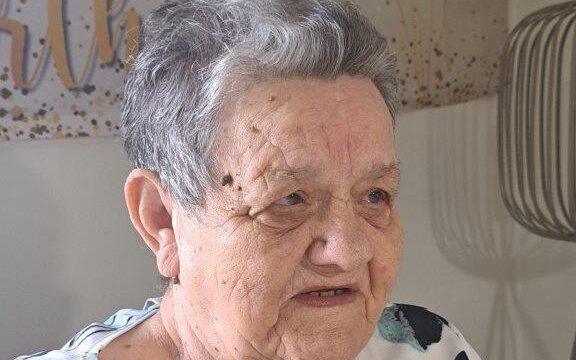 Aktuelles aus Friedrichsthal Inge Neuschwander feierte ihren 90. Geburtstag