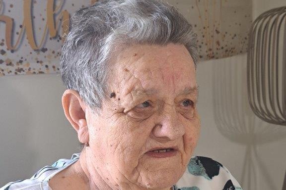 Inge Neuschwander feiert 90. Geburtstag 1 Bild: Stadt Friedrichsthal Inge Neuschwander feierte ihren 90. Geburtstag
