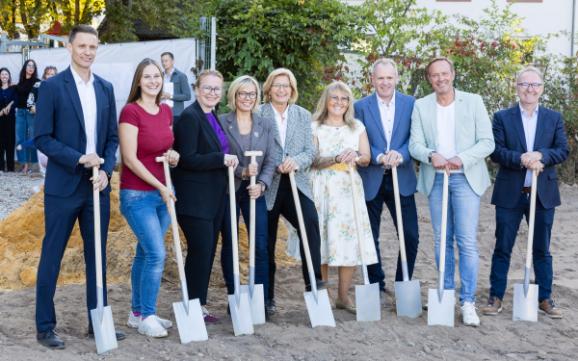 Neubau für Ganztagsschule in Überherrn: Spatenstich an Grundschule St. Bonifatius 1 Aktuelles vom Ministerium für Bildung Spatenstich für neue FGTS an der Grundschule St. Bonifatius in Überherrn
