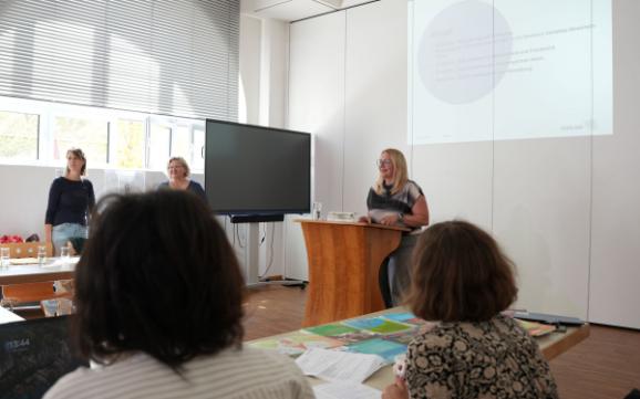 Kontaktseminar bringt saarländische und französische Kitas zusammen 1 Aktuelles vom Ministerium für Bildung Kontaktseminar bringt Einrichtungen aus dem Saarland und Frankreich zusammen