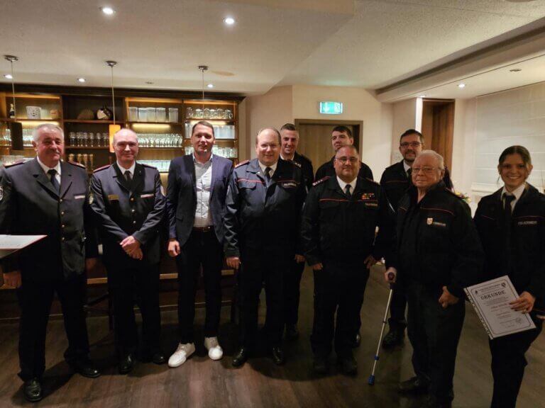 Löschbezirk Wiesbach ehrt Mitglieder beim Familienabend 1 Aktuelles aus Eppelborn | Bild: Gemeinde Eppelborn Familienabend des Löschbezirks Wiesbach: Dank und Anerkennung für großes Engagement