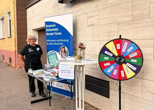 Infostand zu Betrugsmaschen vor Bäckerei in Elversberg 5 Aktuelles aus Spiesen-Elversberg Sicherheit im Alltag: Erfolgreicher Infostand vor der Bäckerei Krämer