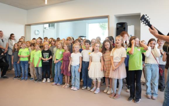 Grundschule Bietzen nach 20 Jahren wieder eröffnet 1 Aktuelles vom Ministerium für Bildung Dependance der Kreuzbergschule in Bietzen eröffnet