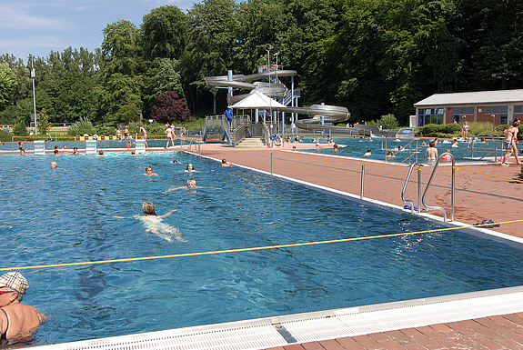 Völklinger Freibad bleibt vorerst geöffnet 1 Aktuelles aus Völklingen | Bild: Stadt Völklingen Völklinger Freibad bis auf Weiteres geöffnet