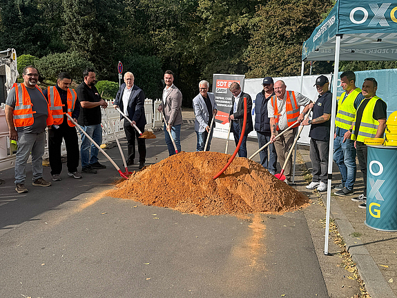 OXG startet Glasfaserausbau für rund 5.900 Haushalte in Völklingen 1 Aktuelles aus Völklingen | Bild: Stadt Völklingen OXG beginnt Glasfaserausbau für circa 5.900 Haushalte in Völklingen