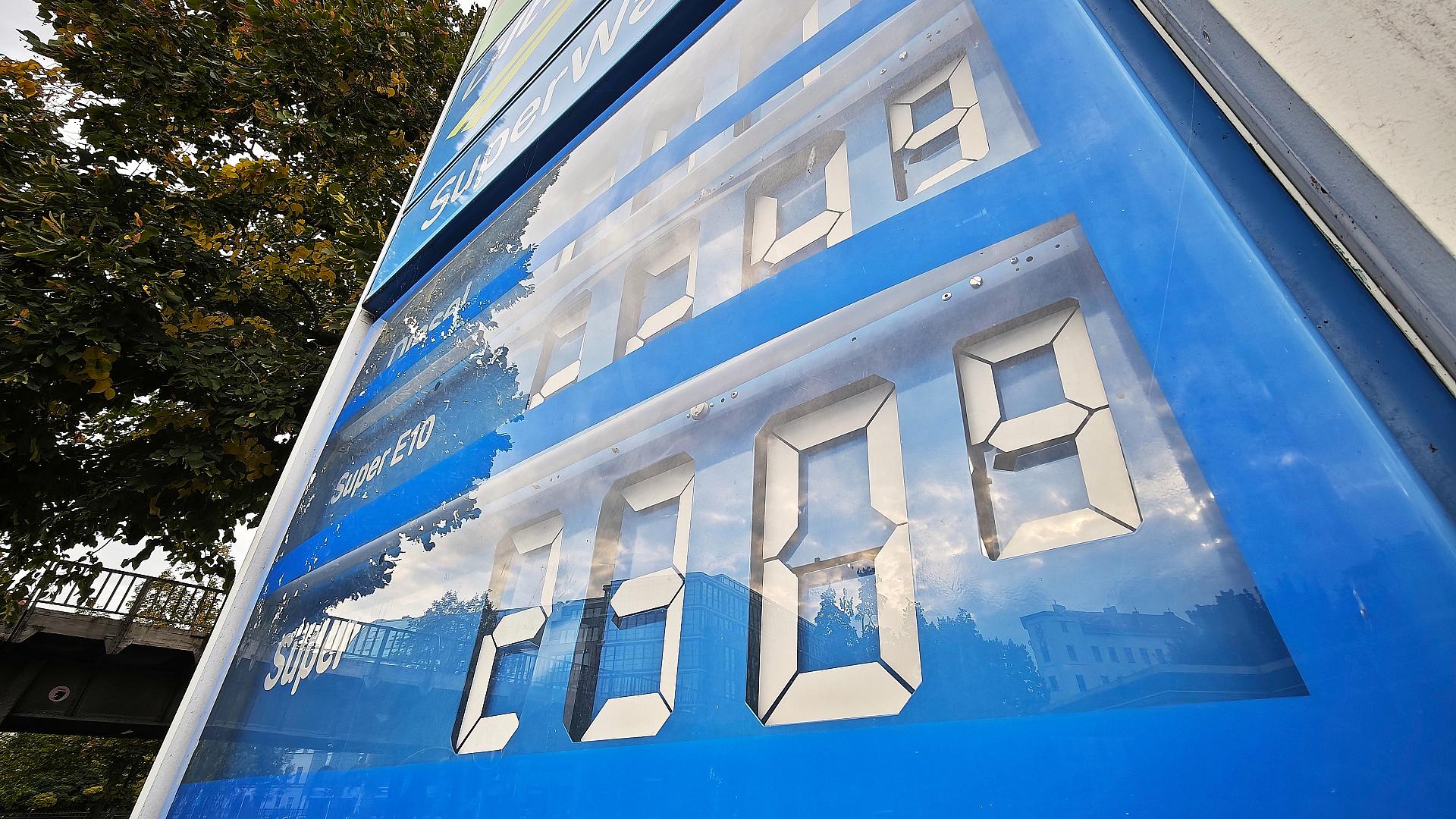 Spritpreise erreichen im September Höchstwerte 1 Tankstelle Mitte September 2026 (Archiv)