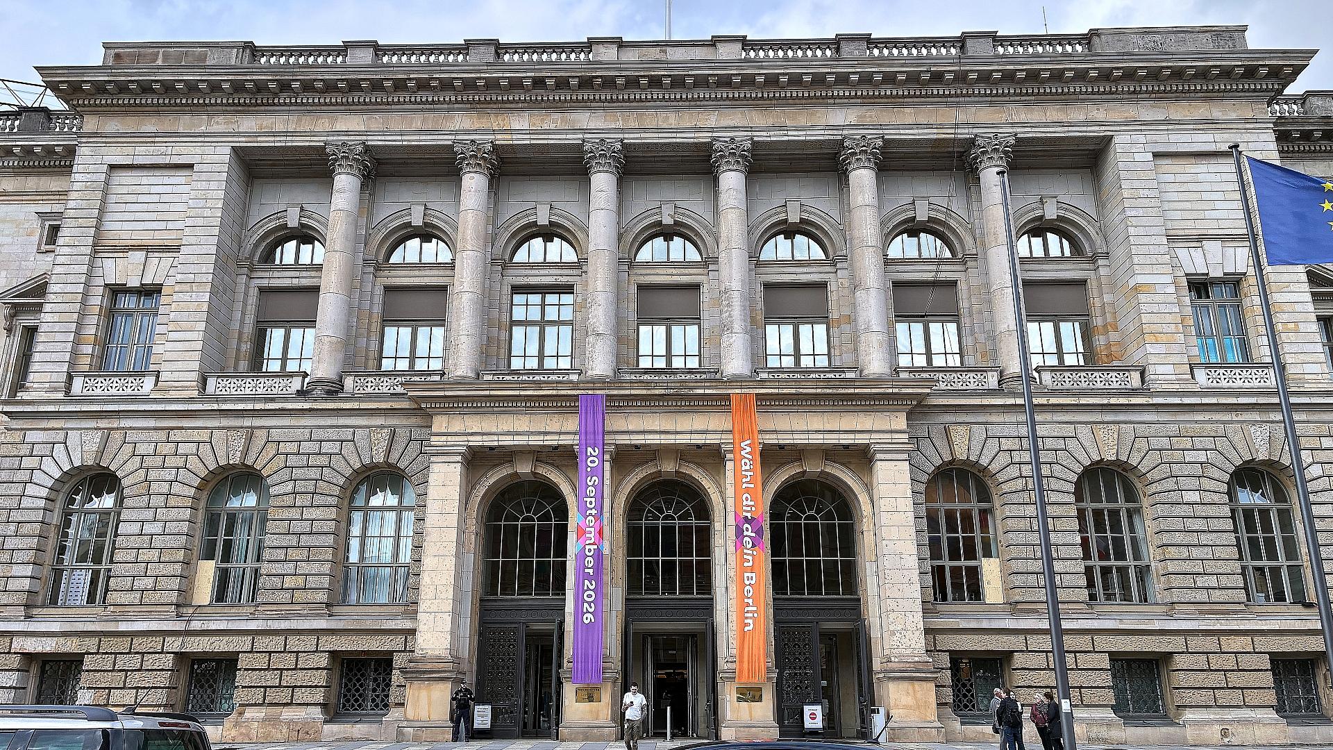 Wahlpanne in Spandau: Berliner Abgeordnetenhaus schrumpft 1 Berliner Abgeordnetenhaus (Archiv)