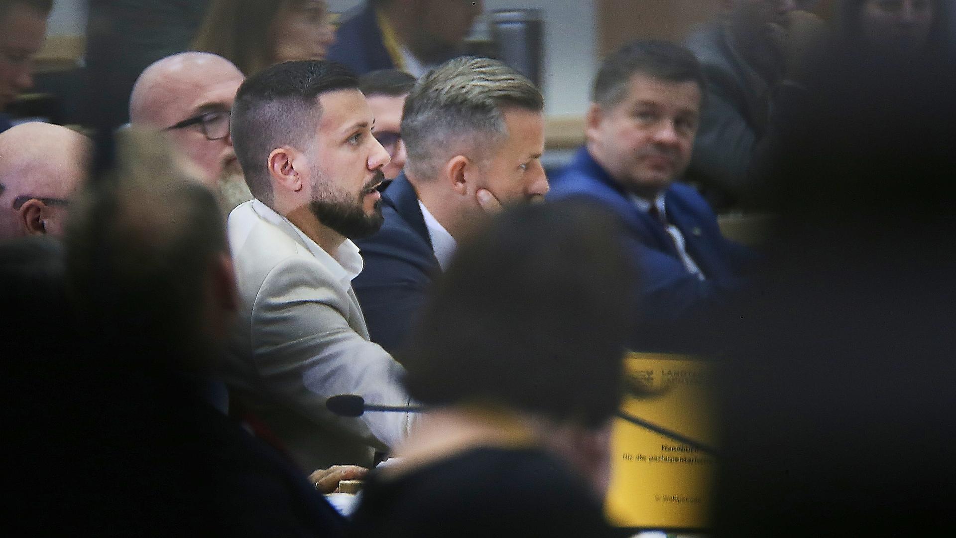 AfD-Kandidat zum Landtagspräsident von Sachsen-Anhalt gewählt 1 Konstituierende Sitzung des Landtags am 06.10.2026