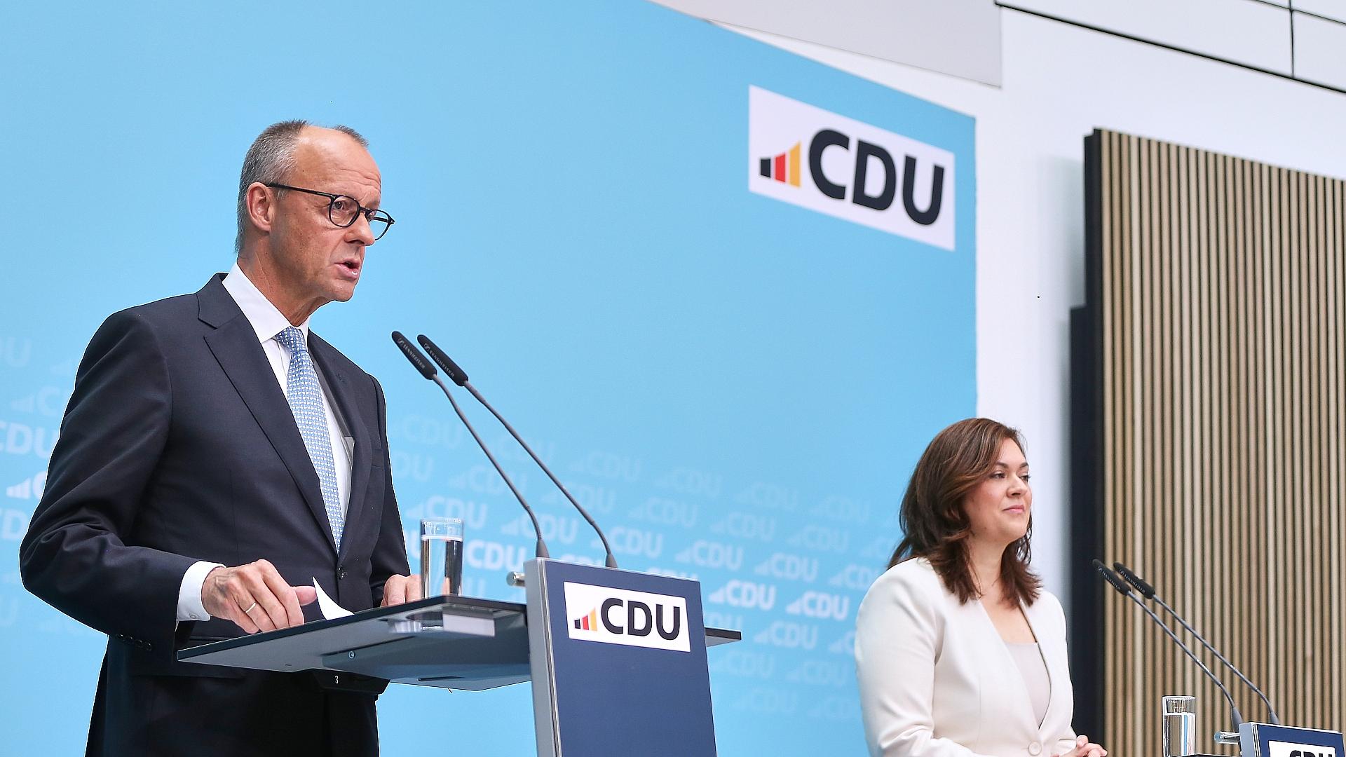 Merz: Stromsteuer soll zügig für alle gesenkt werden 1 Friedrich Merz und Franziska Hoppermann am 12.10.2026