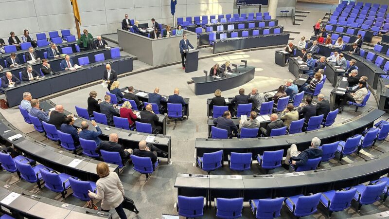 Bundestag beschließt "Frühstartrente" 5 Bundestagssitzung