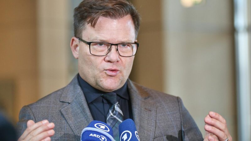 Verbrenner-Aus-Aus: Schneider fordert CO2-Ausgleich 4 Carsten Schneider am 16.10.2026