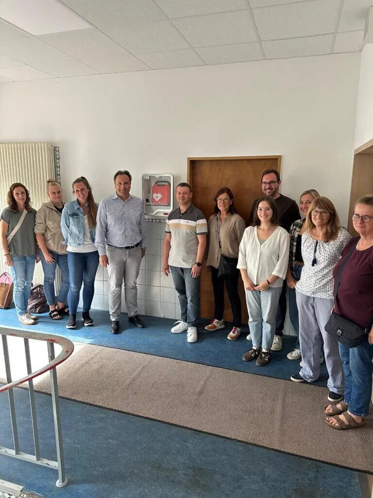 Eppelborn: Alle gemeindeeigenen Hallen haben jetzt einen Defibrillator 3 Eppelborn: Alle gemeindeeigenen Hallen haben jetzt einen Defibrillator
