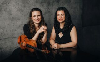 Meisterkonzert im Saalbau: Lea und Esther Birringer spielen „Kindred Spirits