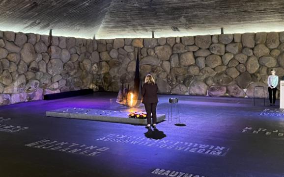 Kultusministerkonferenz ebnet Weg für Zusammenarbeit mit Yad Vashem 3 Aktuelles vom Ministerium für Bildung Saarland setzt auf starke Bildungsarbeit gegen Antisemitismus