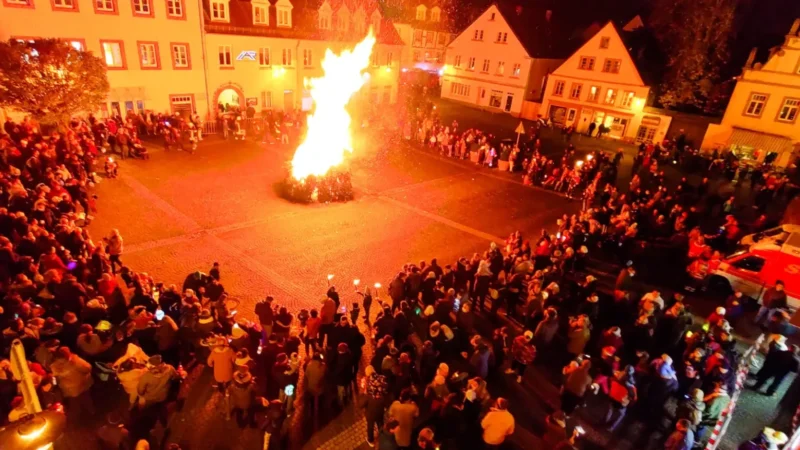 Martinsumzug in der Ottweiler Altstadt am 10. November 5 Aktuelles aus Ottweiler 16.10.2026 Martinsfeier in OTW