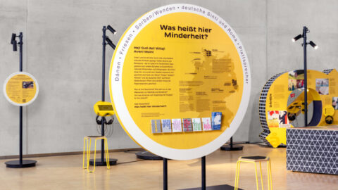 Ausstellung „Was heißt hier Minderheit?“ im Rathaus St. Johann zu sehen