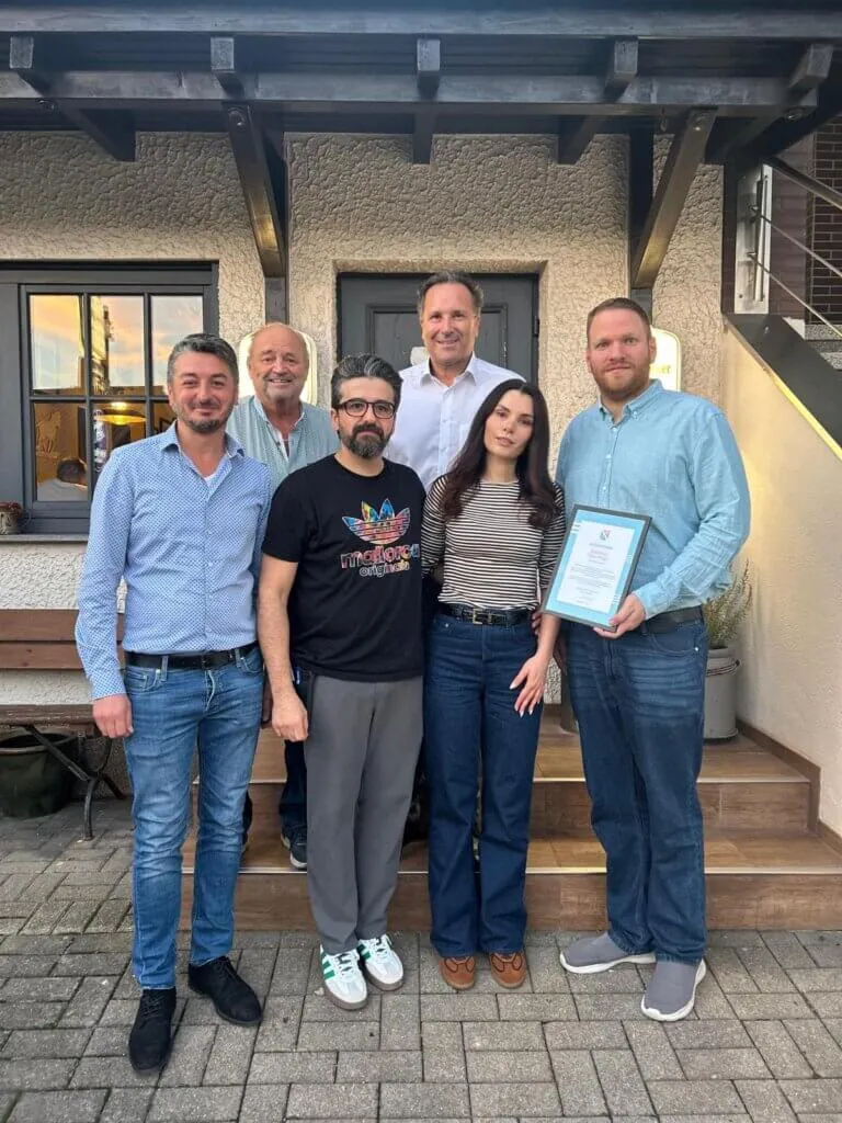 Gasthaus zum Pflug in Macherbach hat wieder geöffnet 3 Aktuelles aus Eppelborn Gasthaus zum Pflug in Macherbach unter neuer Führung wiedereröffnet