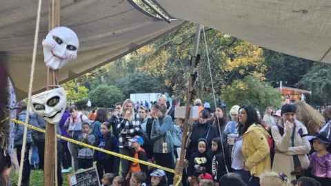 Halloween-Fest im Deutsch-Französischen Garten wegen Sturmböen abgesagt