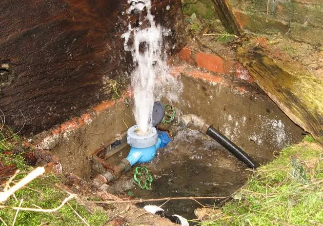 Wasserzähler auf gemeindlichen Friedhöfen werden ausgebaut 11 Wasserzähler auf gemeindlichen Friedhöfen werden ausgebaut